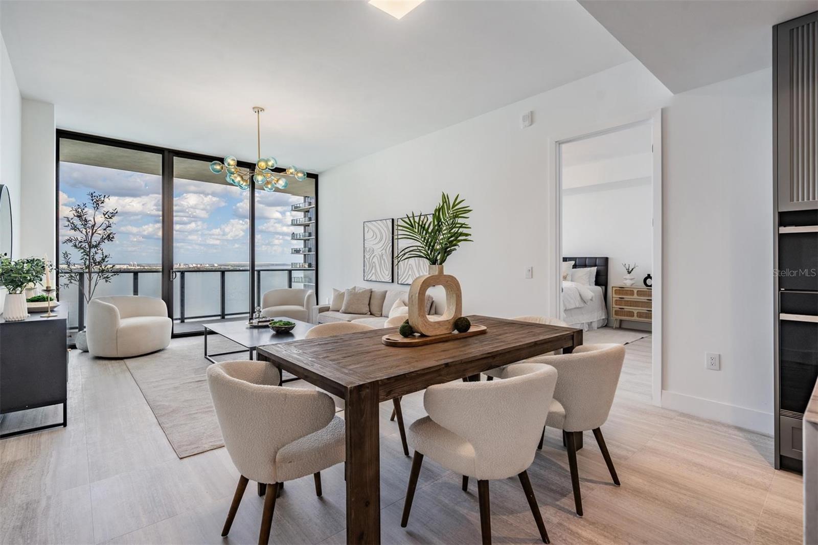 THE RITZ-CARLTON RESIDENCES - Residential