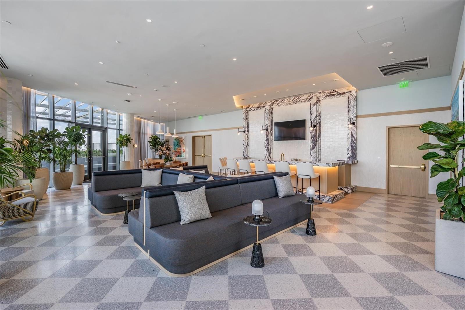 THE RITZ-CARLTON RESIDENCES - Residential