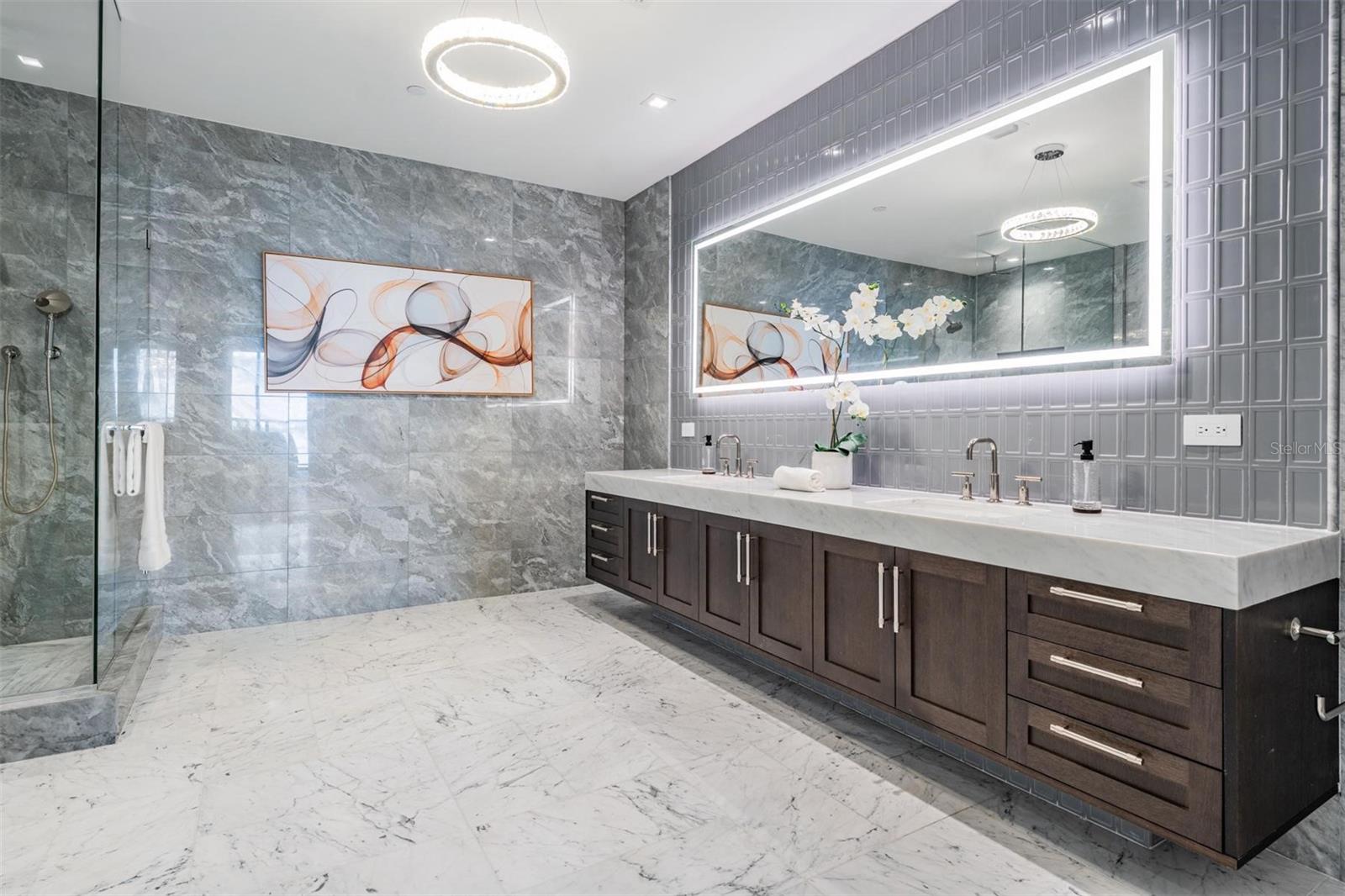 THE RITZ-CARLTON RESIDENCES - Residential