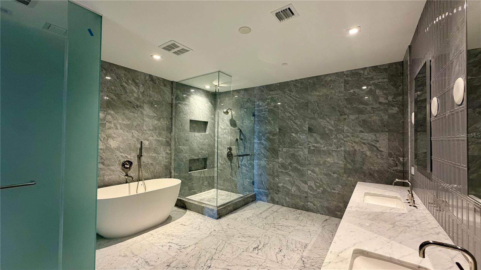 3015 S YSABELLA AVENUE 2003