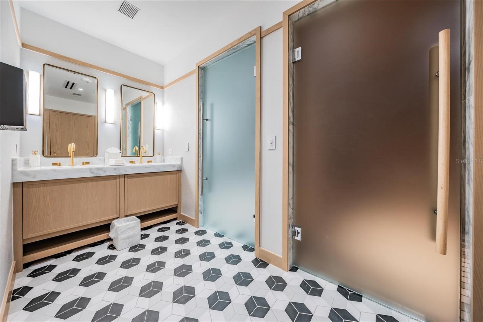 THE RITZ-CARLTON RESIDENCES - Residential