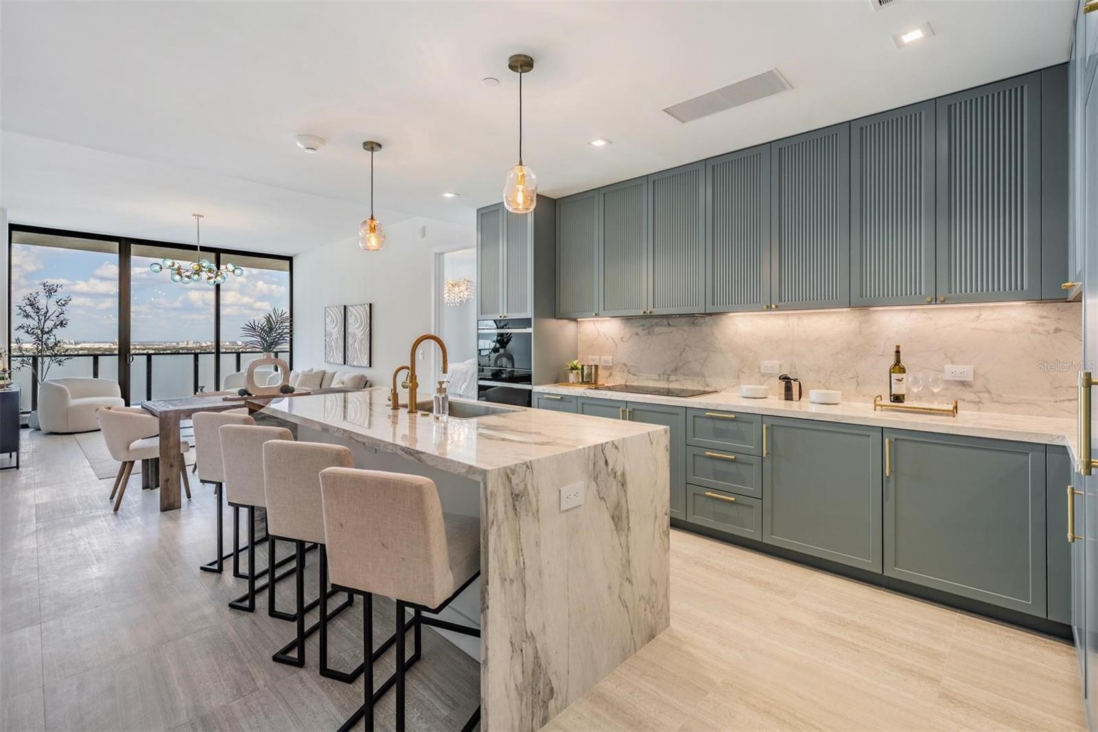 THE RITZ-CARLTON RESIDENCES - Residential