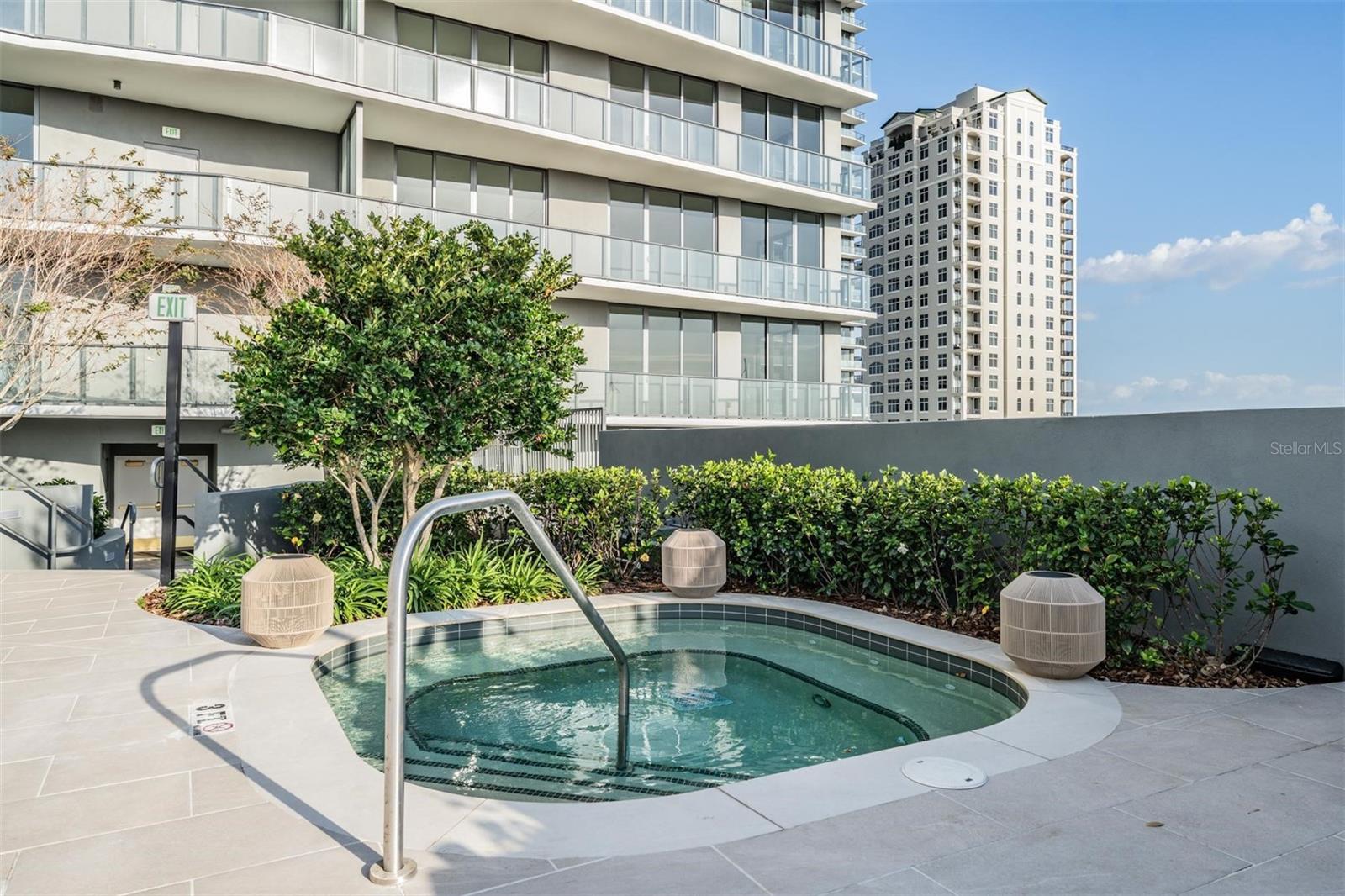 THE RITZ-CARLTON RESIDENCES - Residential