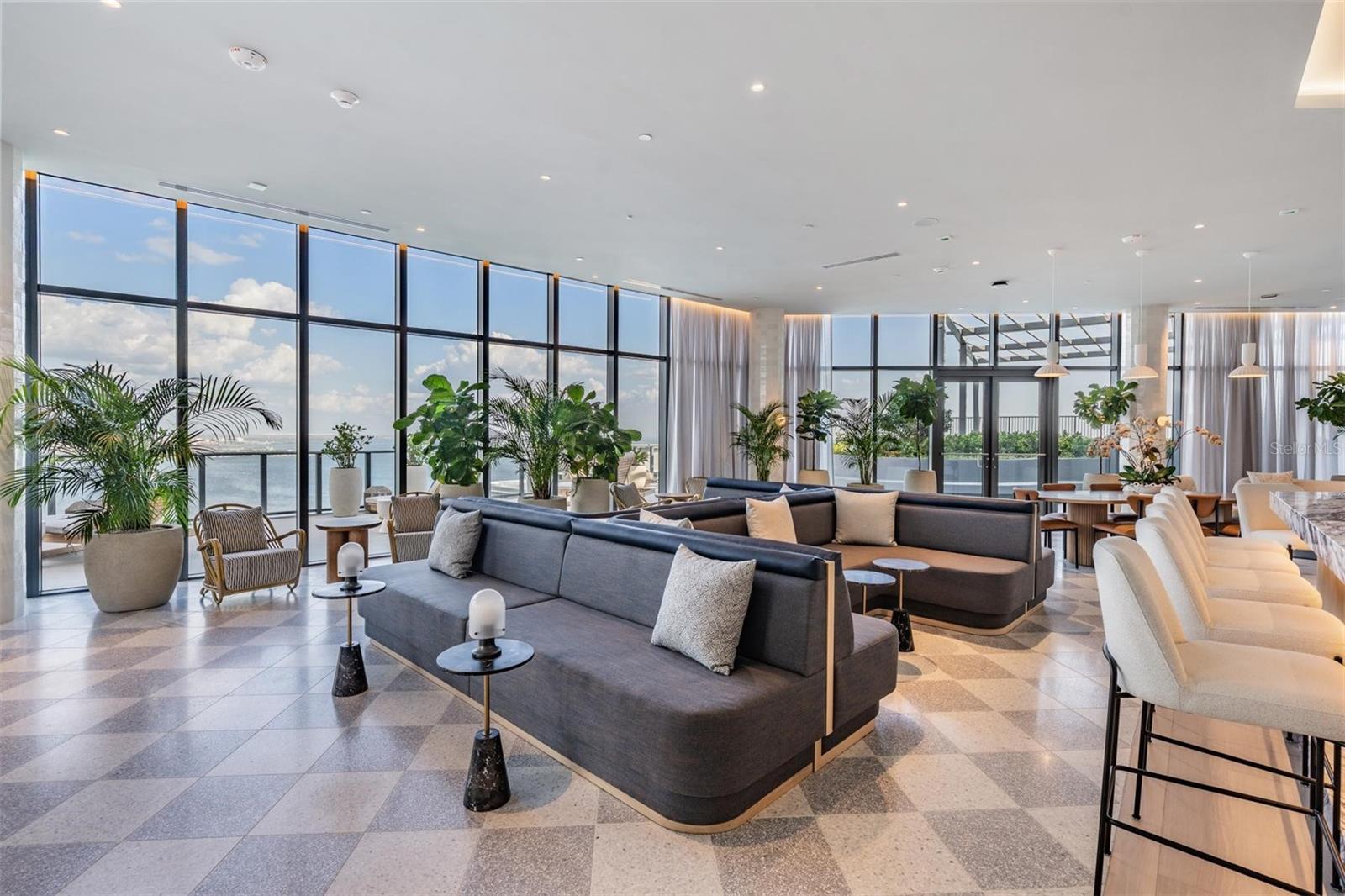 THE RITZ-CARLTON RESIDENCES - Residential