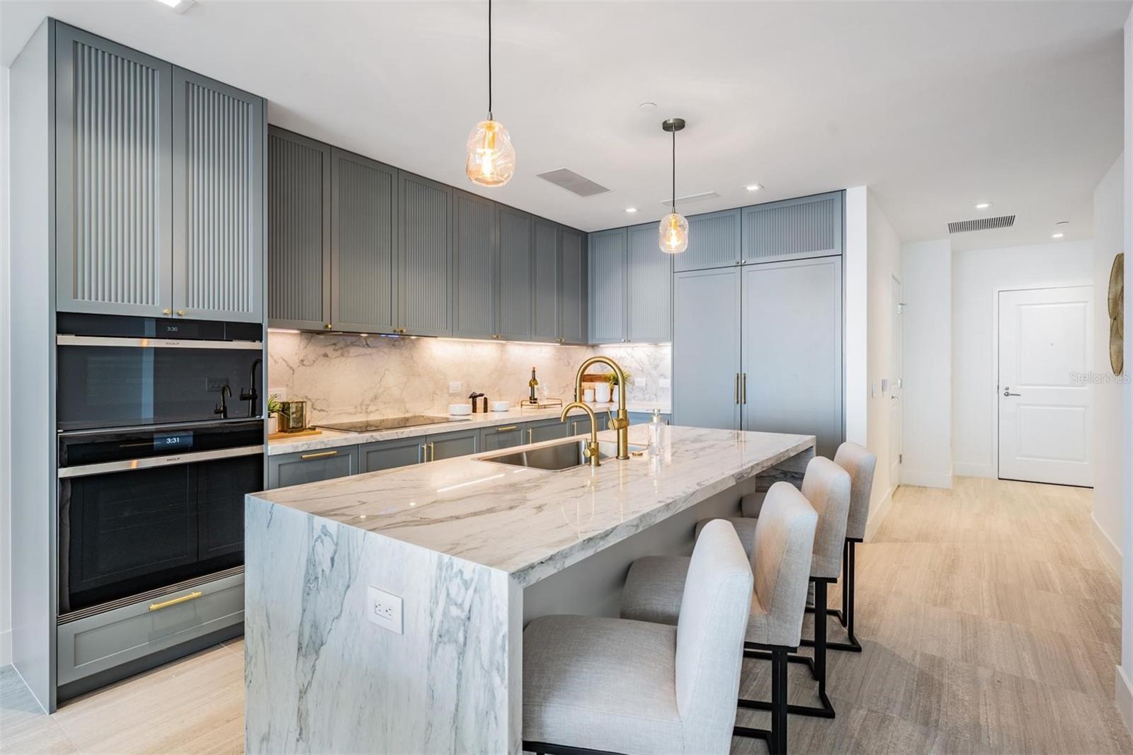 THE RITZ-CARLTON RESIDENCES - Residential