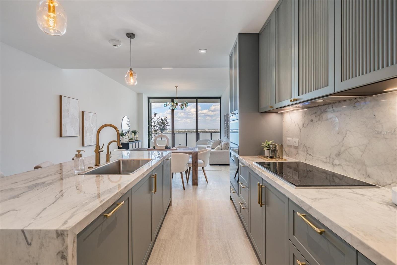 THE RITZ-CARLTON RESIDENCES - Residential