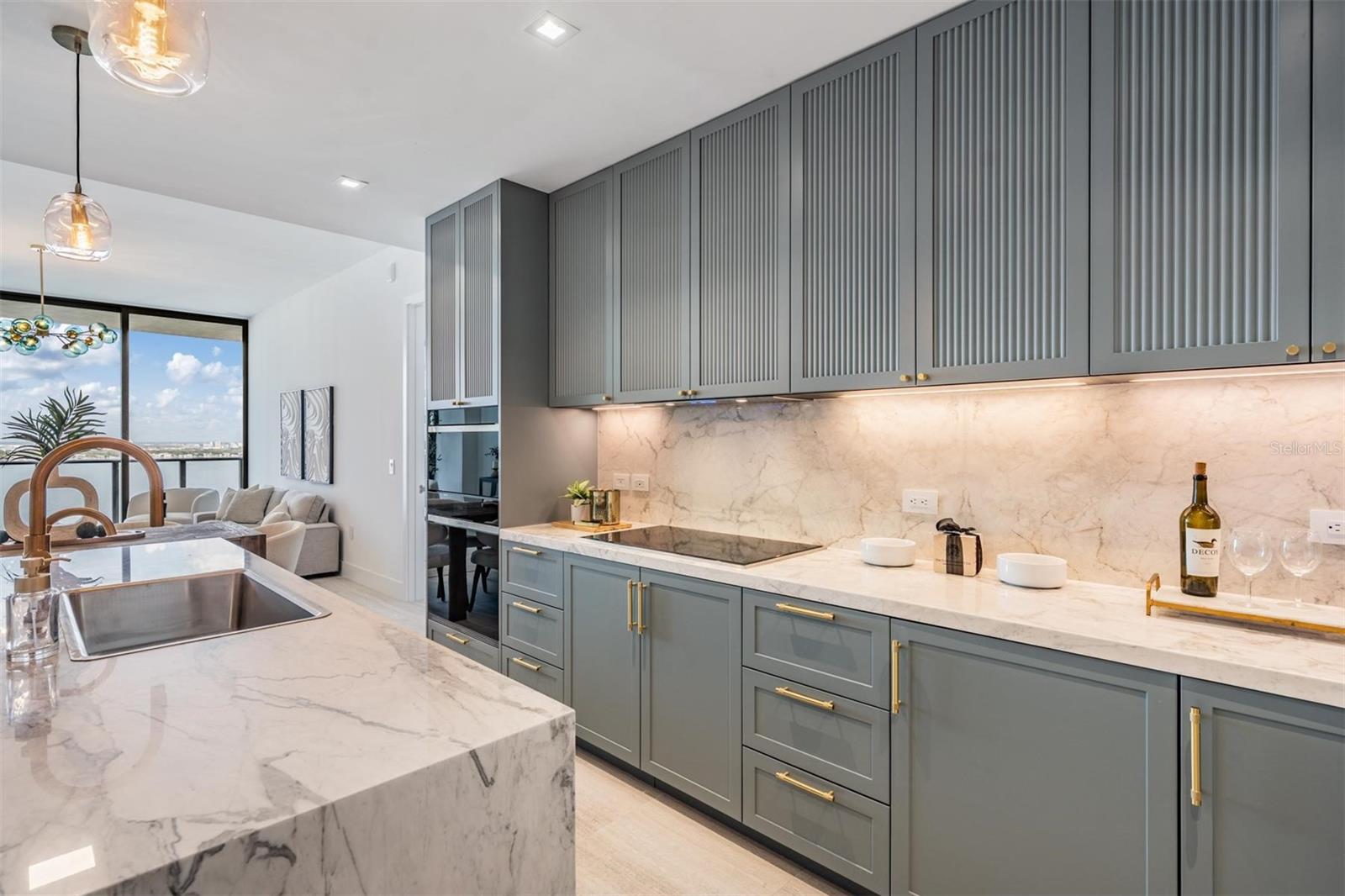 THE RITZ-CARLTON RESIDENCES - Residential