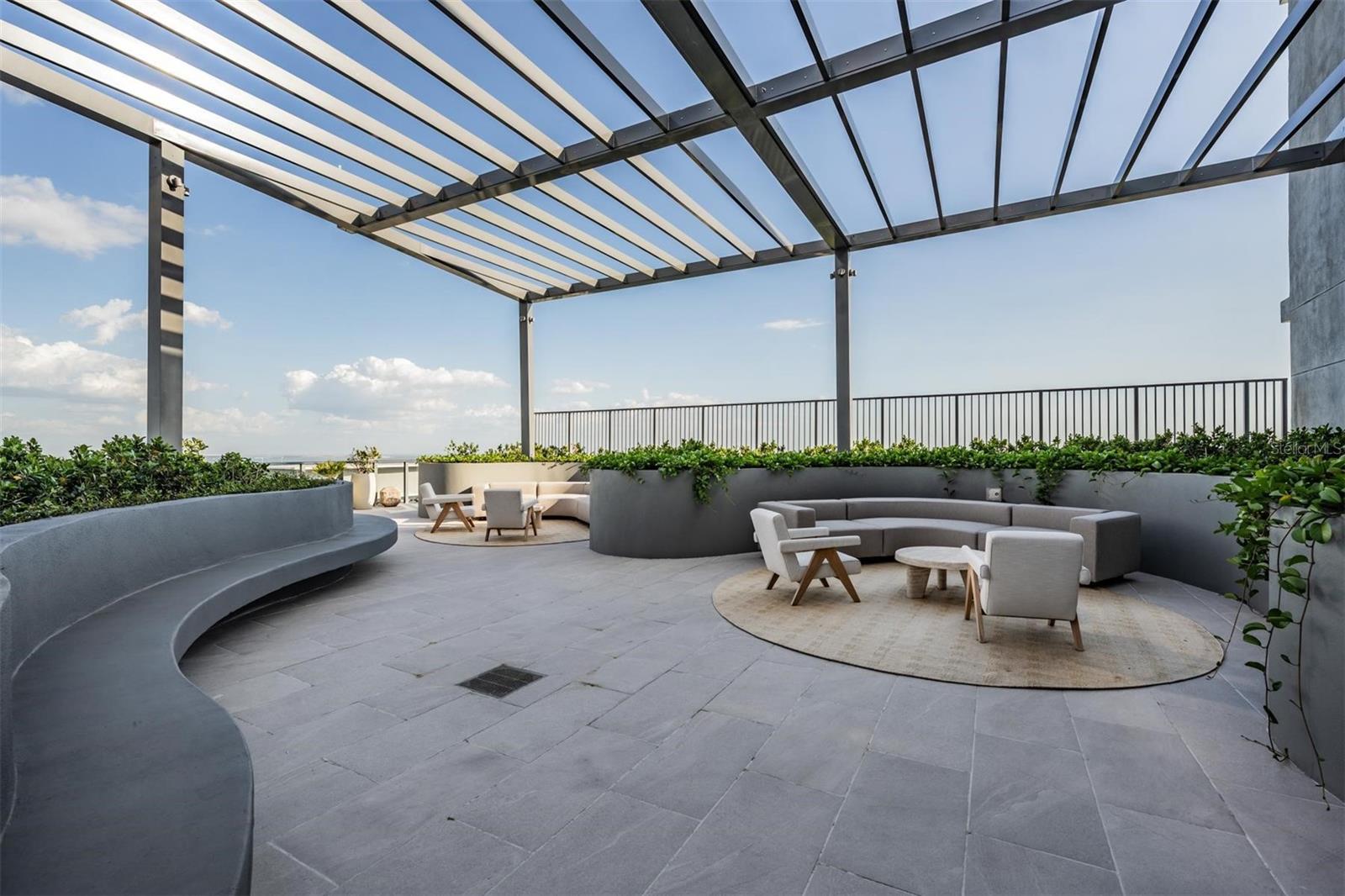 THE RITZ-CARLTON RESIDENCES - Residential