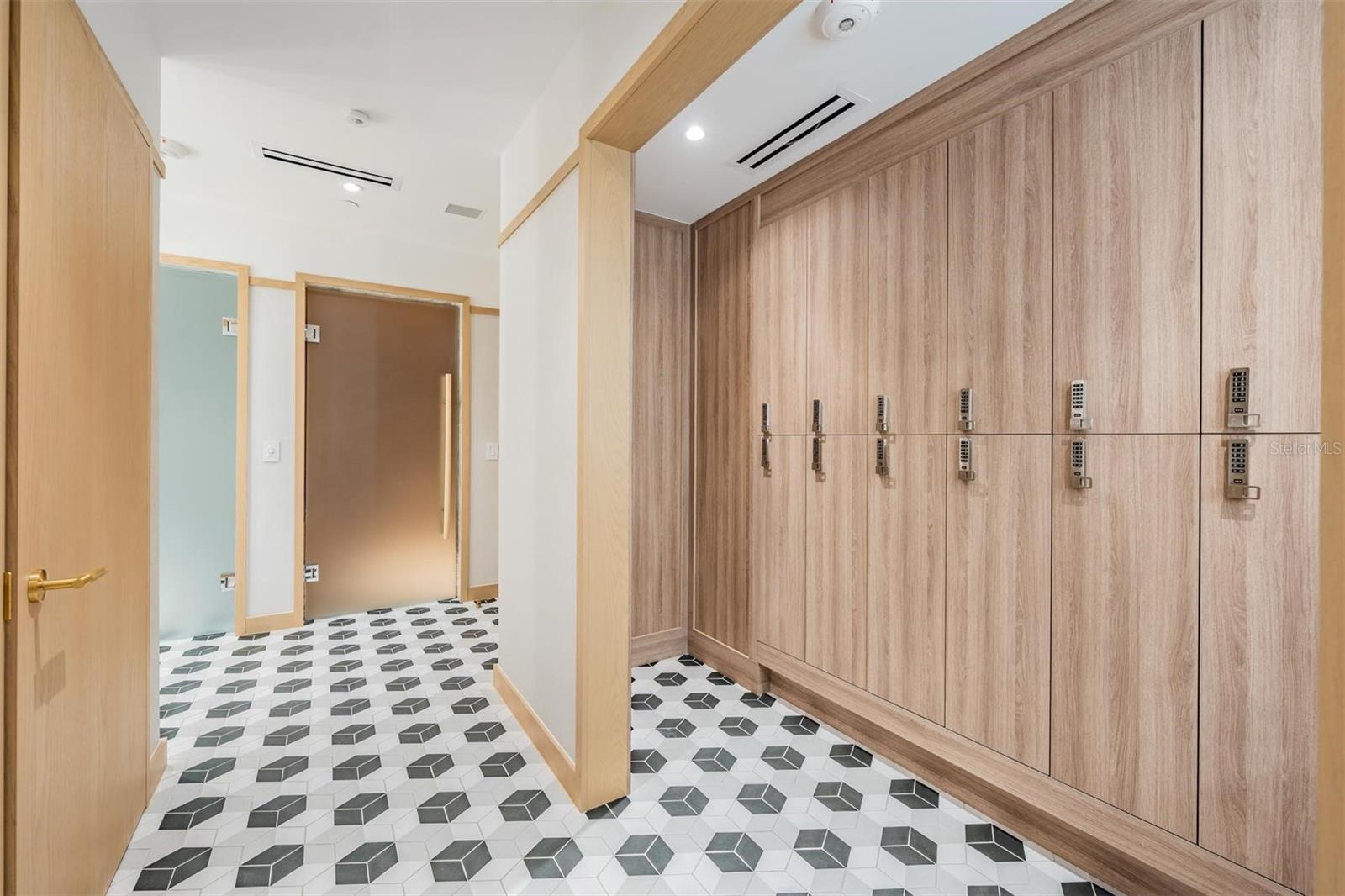 THE RITZ-CARLTON RESIDENCES - Residential