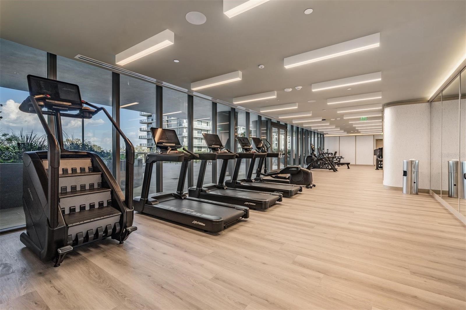 THE RITZ-CARLTON RESIDENCES - Residential