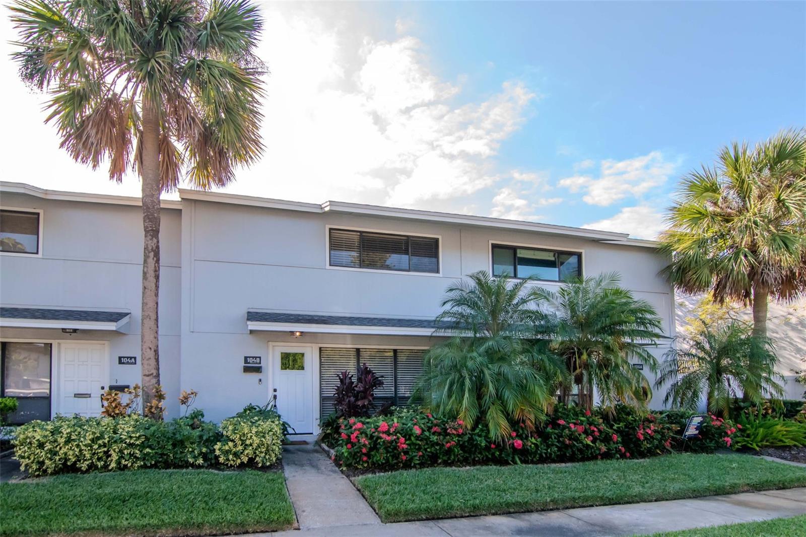 BERKELEY TWNHMS - Residential