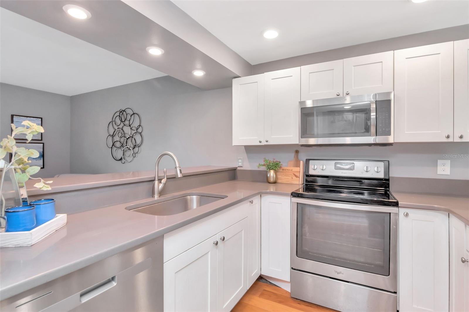 BERKELEY TWNHMS - Residential