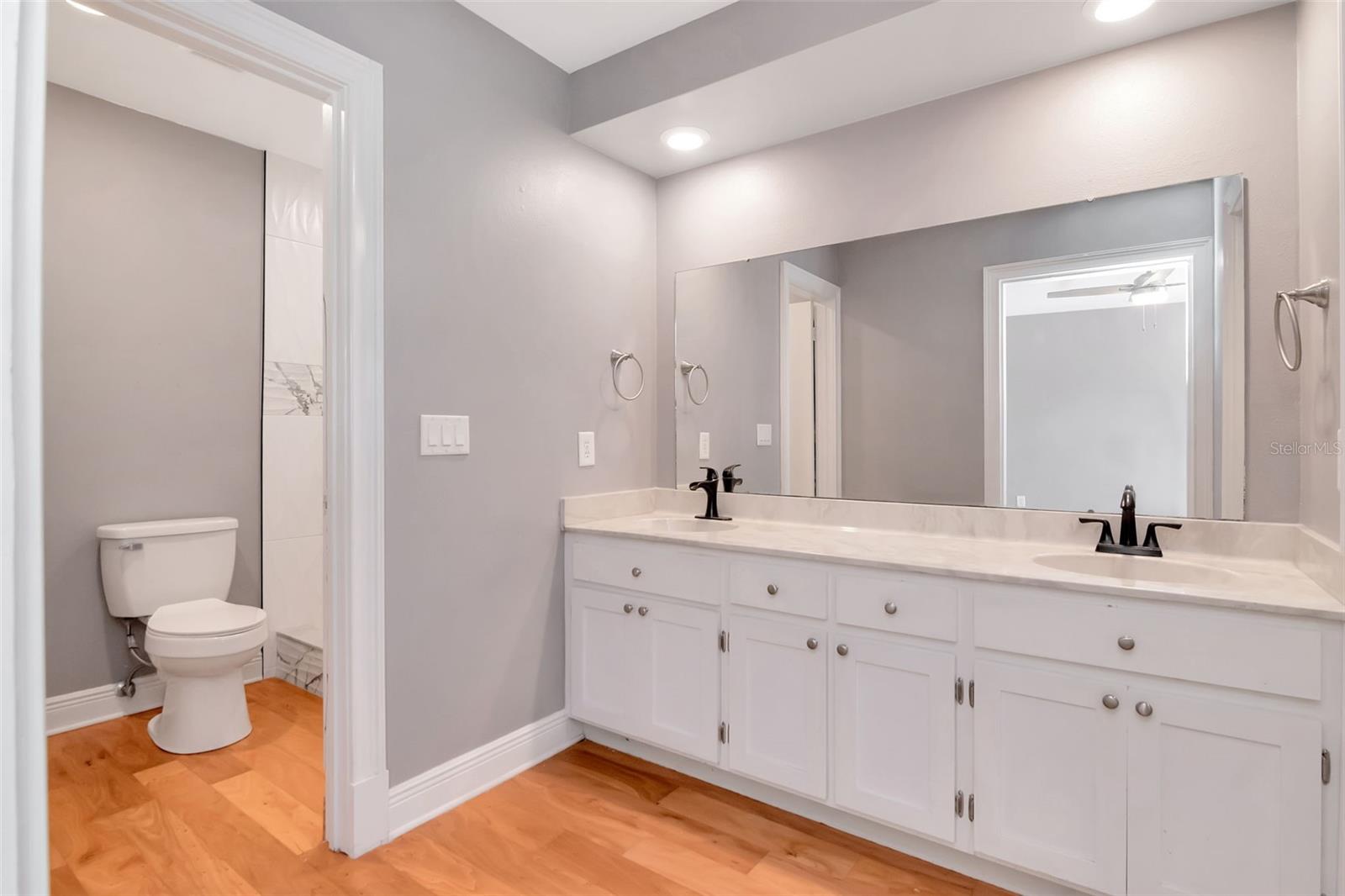 BERKELEY TWNHMS - Residential