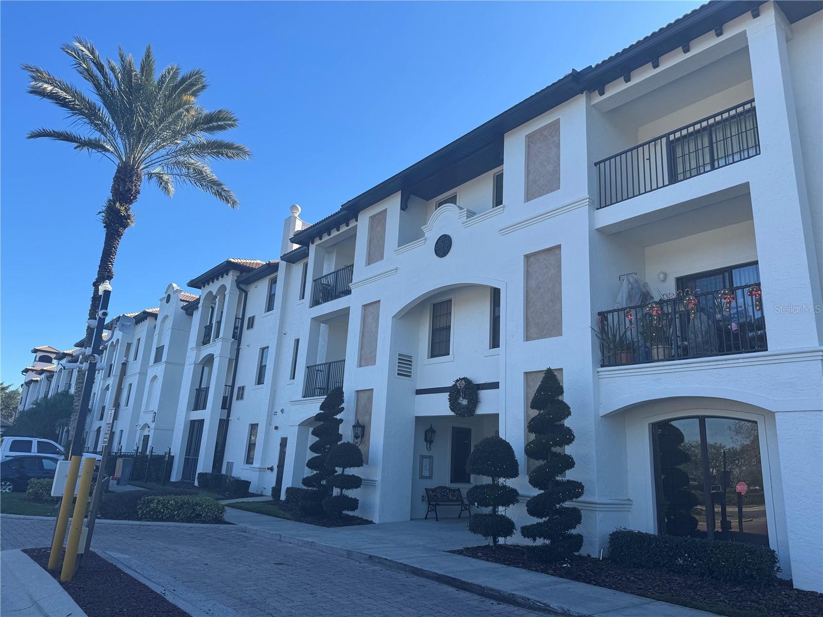 REGISTRY/MICHIGAN PARK CONDO - Residential