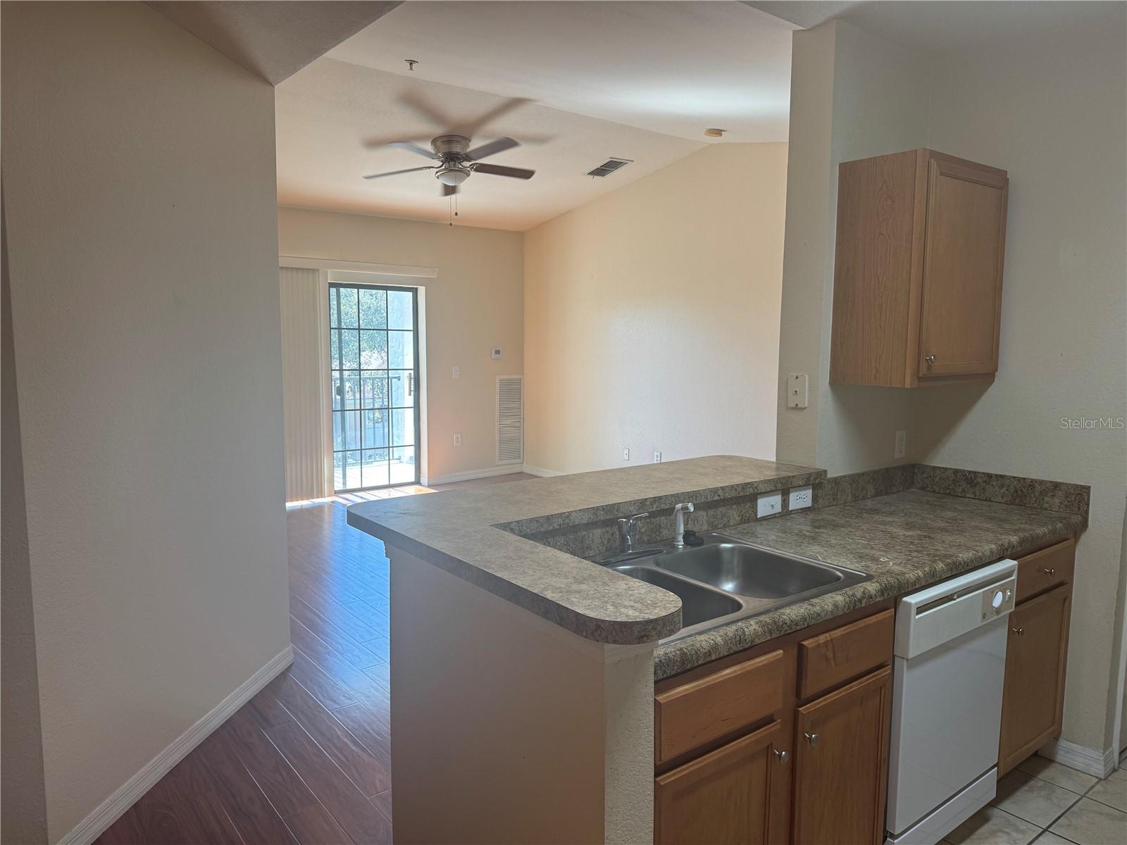 REGISTRY/MICHIGAN PARK CONDO - Residential