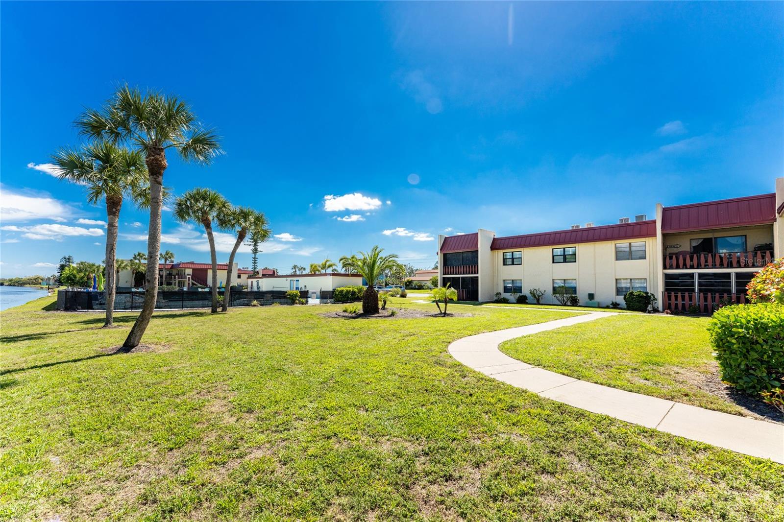 RIVERHOUSE - Residential