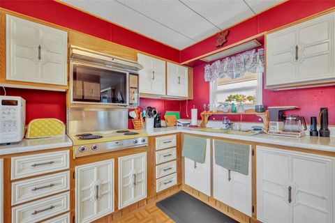 Tiny photo for 270 Palai Avenue, Leesburg, FL 34788 (MLS # G5110451)