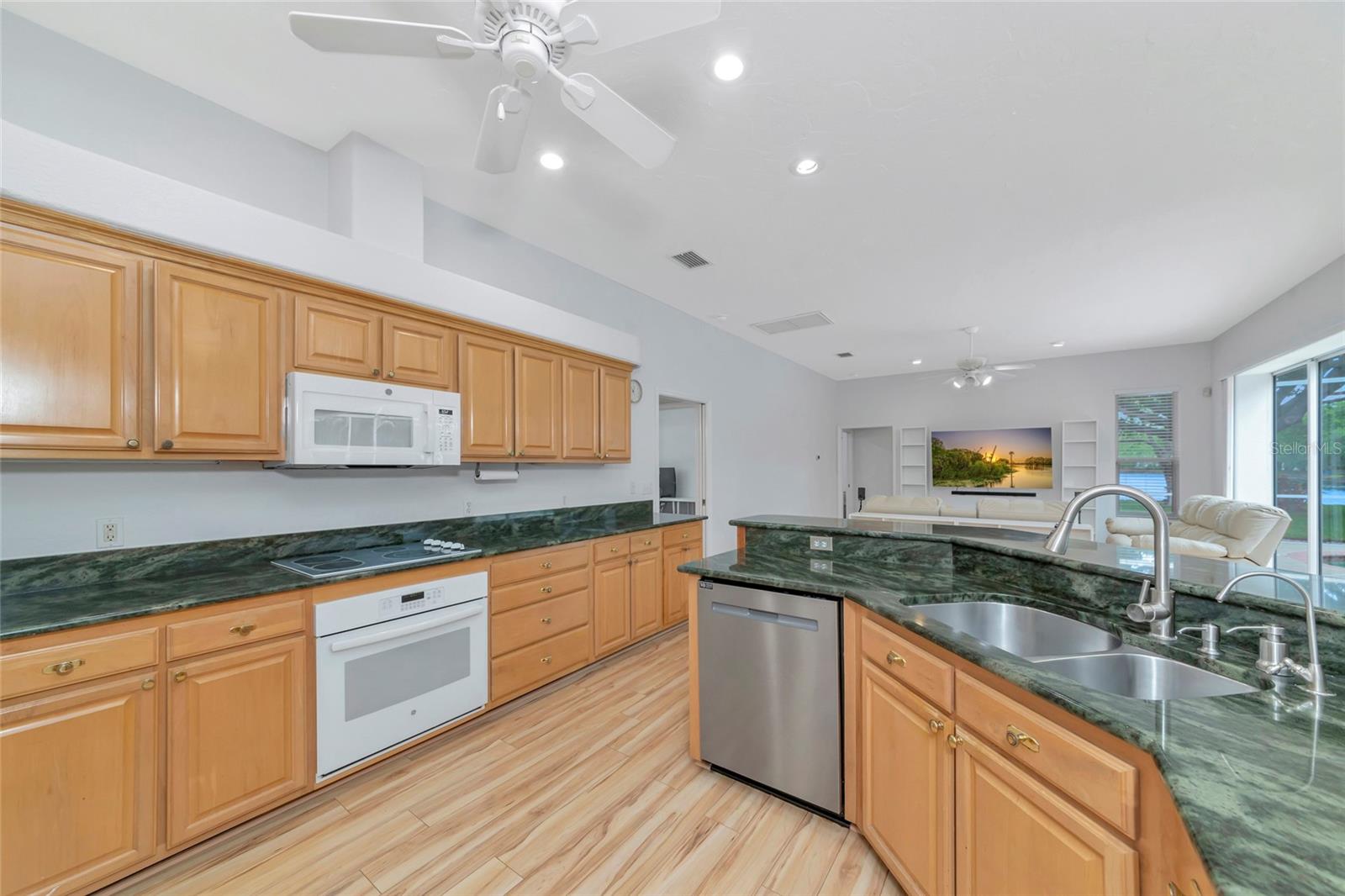 COUNTRY CREEK SUB PH I - Residential