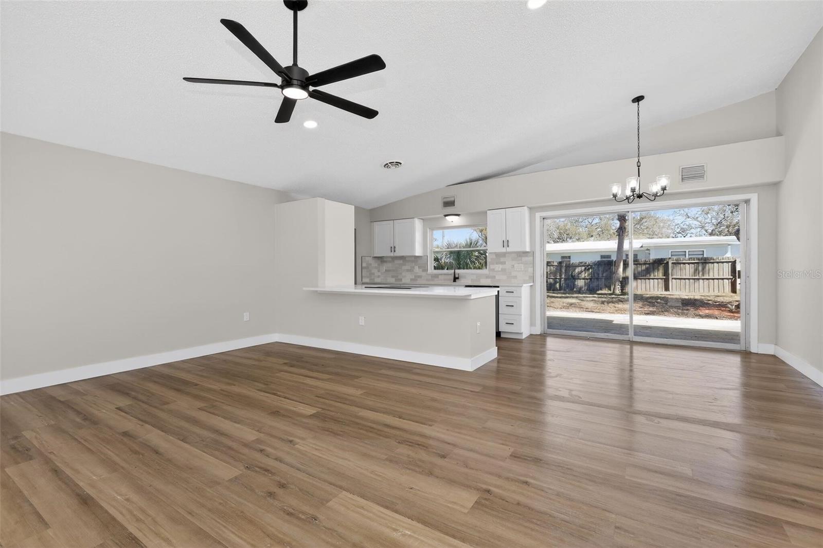 HIGHLAND PINES 5TH ADD - Residential