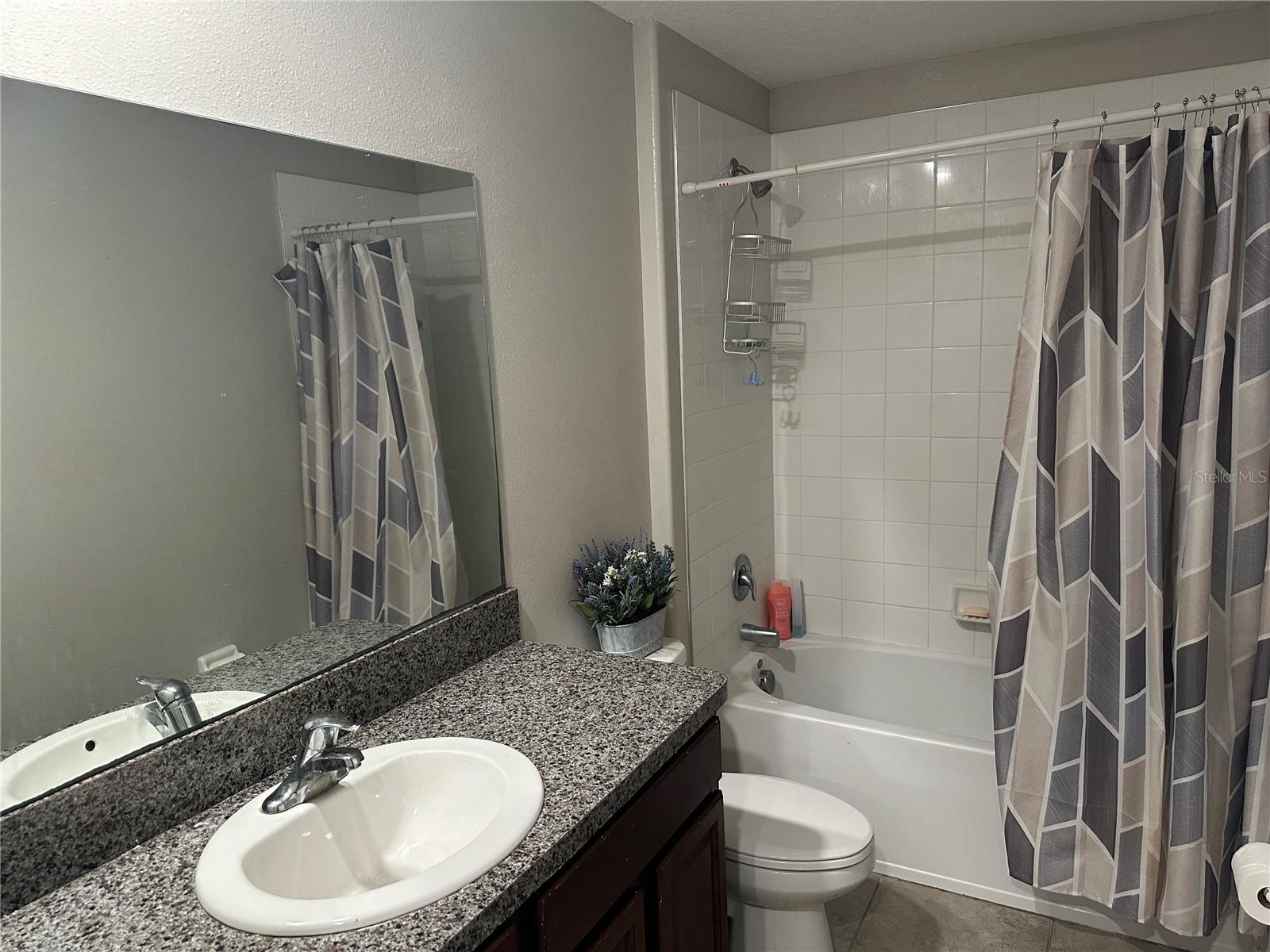 LAKESIDE PH 4 - Residential Lease