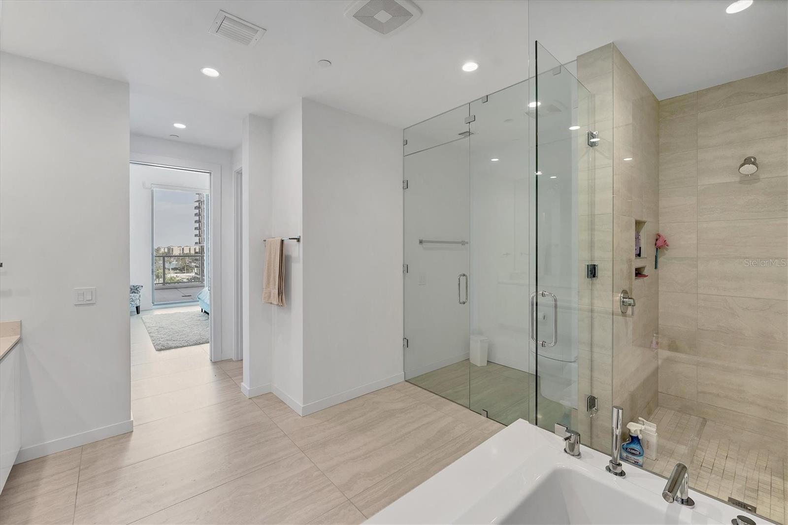 BAYSO SARASOTA CONDOMINIUM - Residential Lease