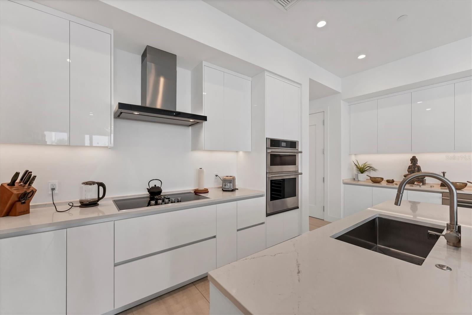 BAYSO SARASOTA CONDOMINIUM - Residential Lease