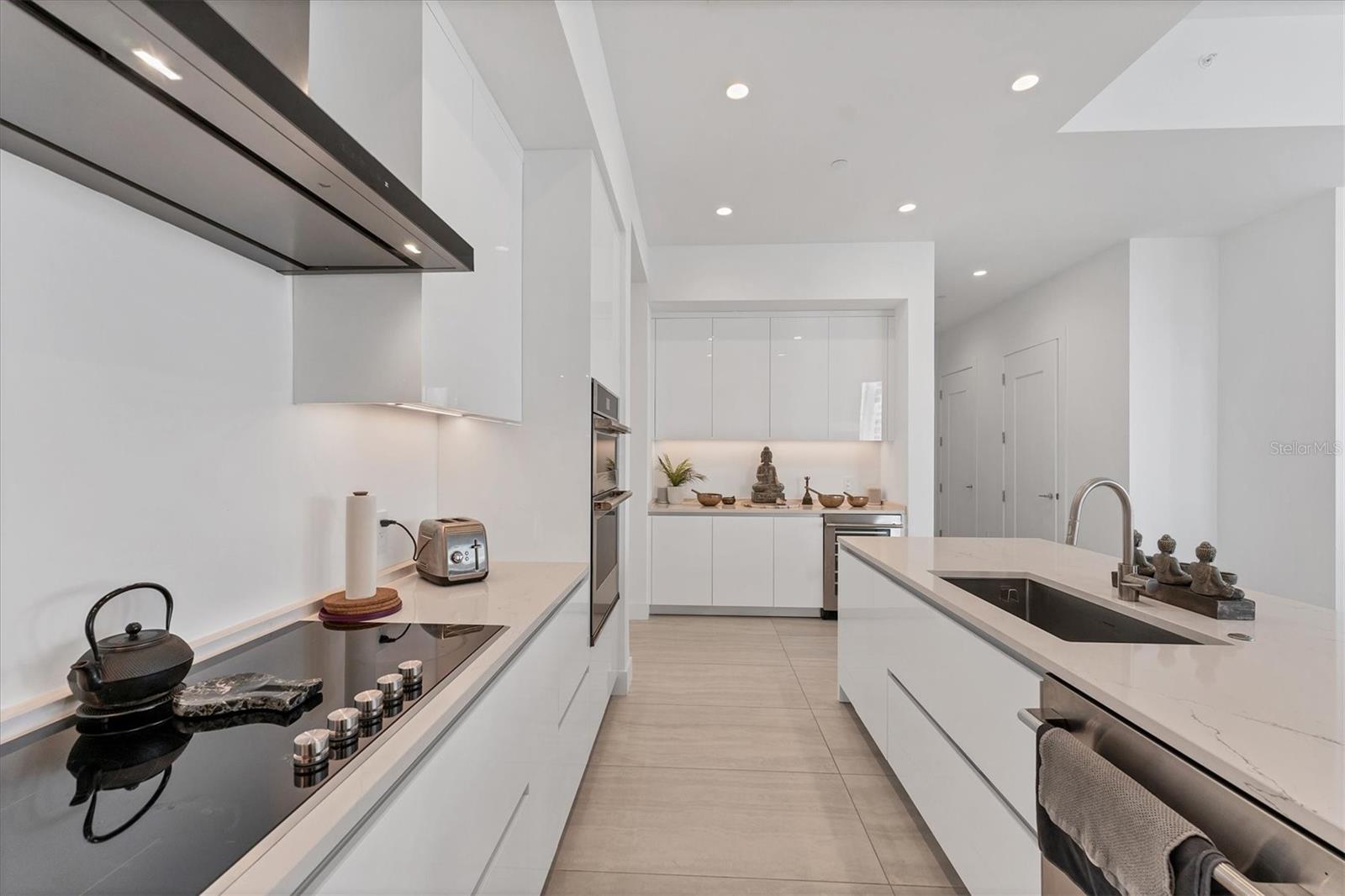 BAYSO SARASOTA CONDOMINIUM - Residential Lease