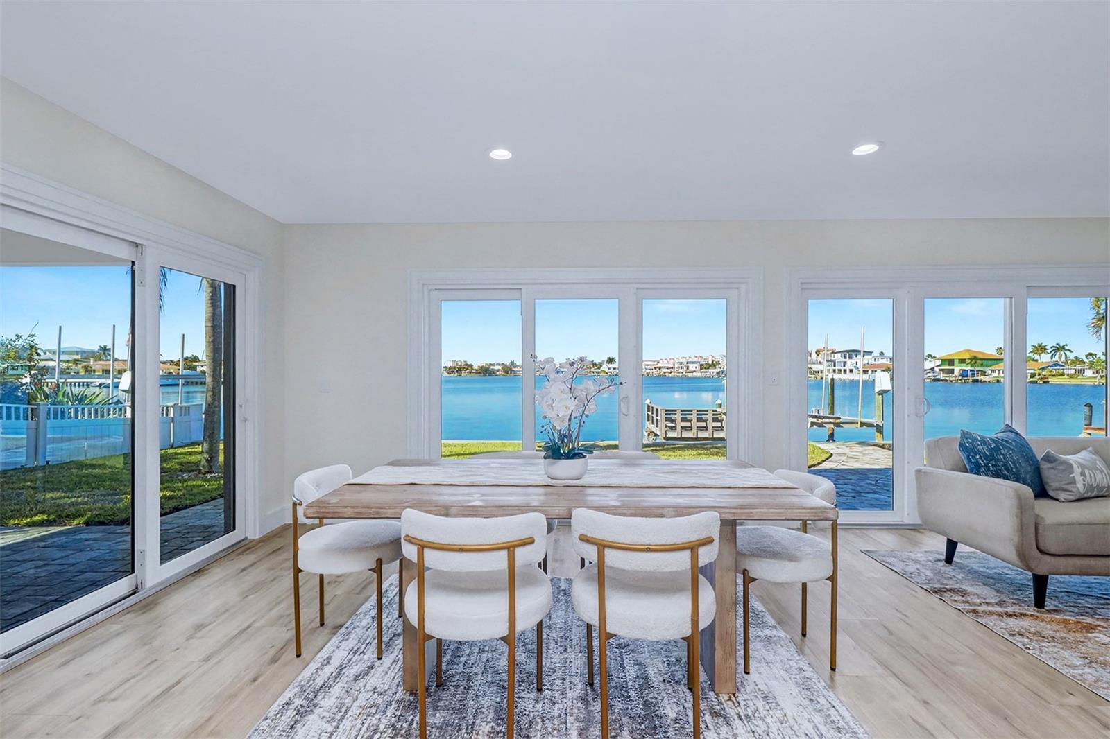 SUNRAY BEACH HOMES - Residential