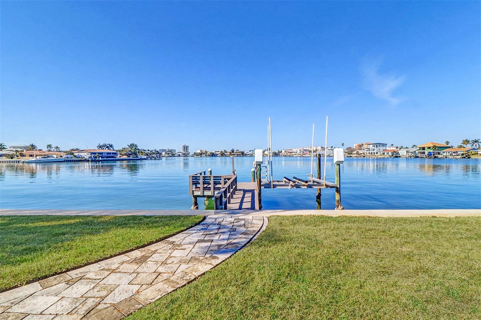 SUNRAY BEACH HOMES - Residential