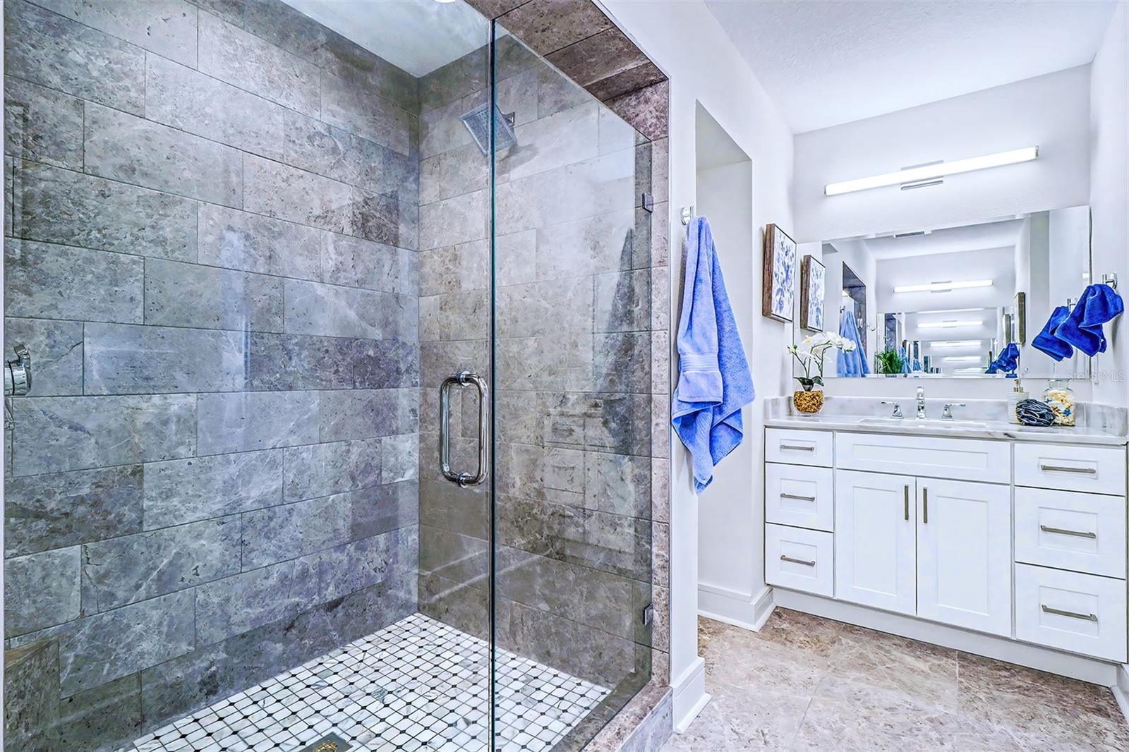 SUNRAY BEACH HOMES - Residential