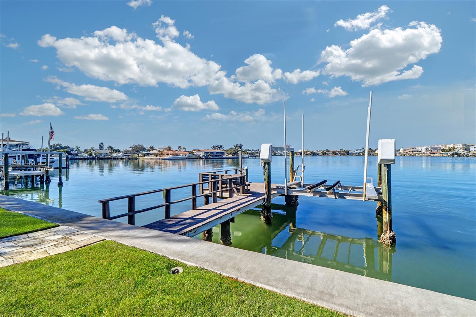 SUNRAY BEACH HOMES - Residential