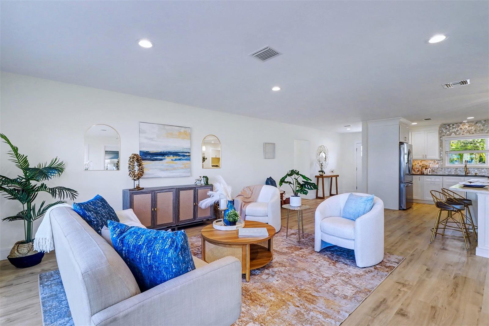 SUNRAY BEACH HOMES - Residential