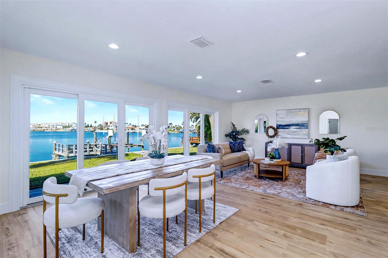 SUNRAY BEACH HOMES - Residential