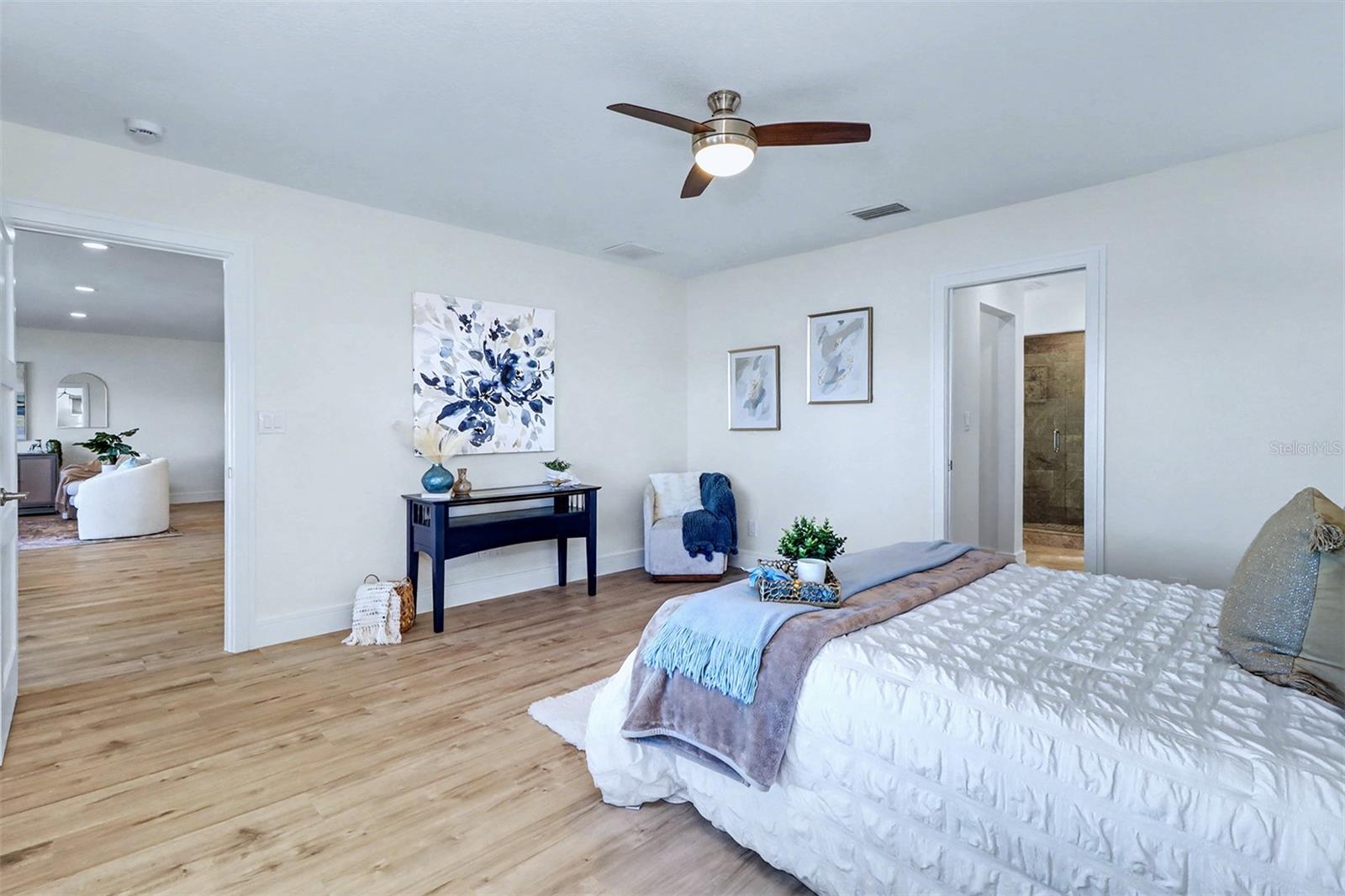 SUNRAY BEACH HOMES - Residential