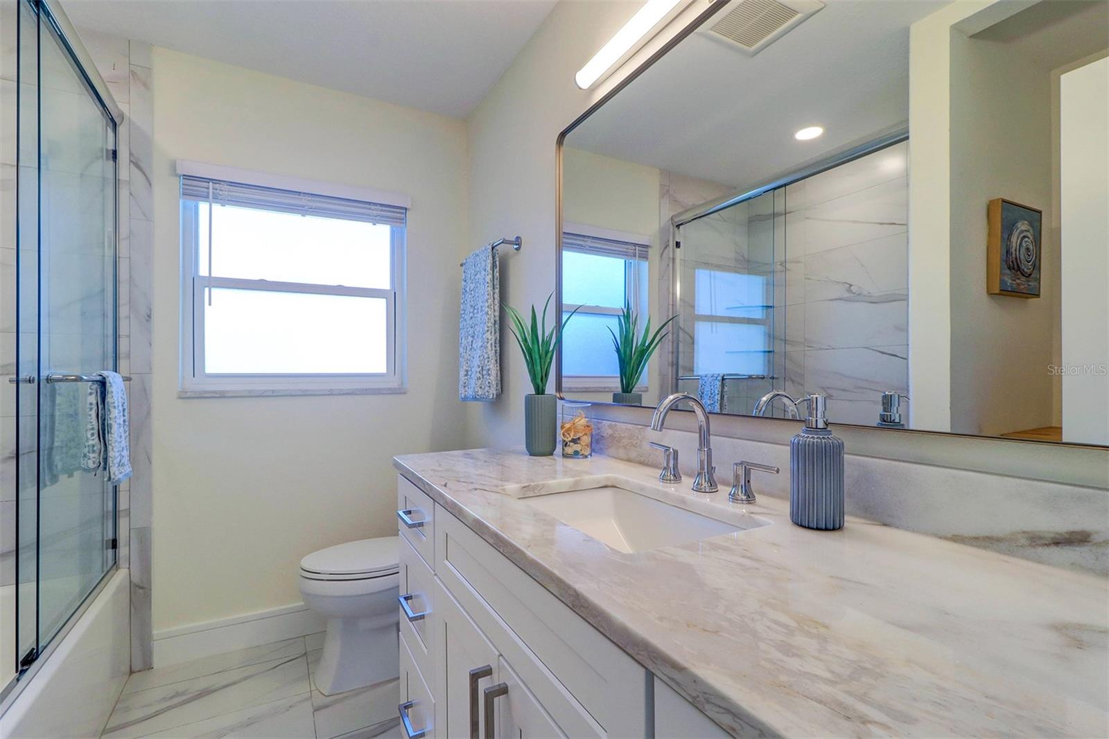 SUNRAY BEACH HOMES - Residential