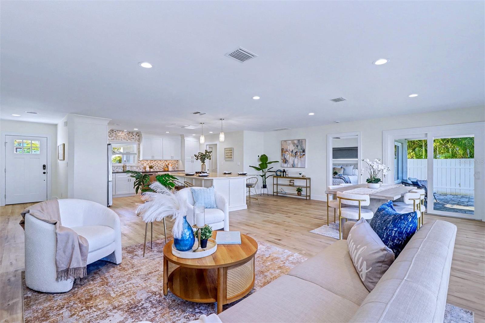 SUNRAY BEACH HOMES - Residential