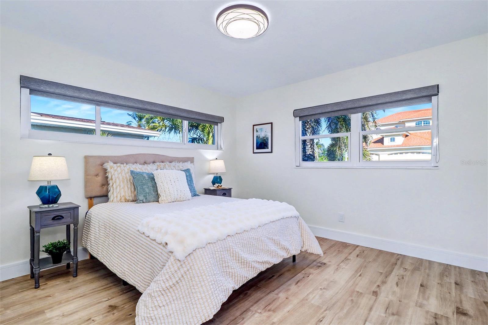 SUNRAY BEACH HOMES - Residential