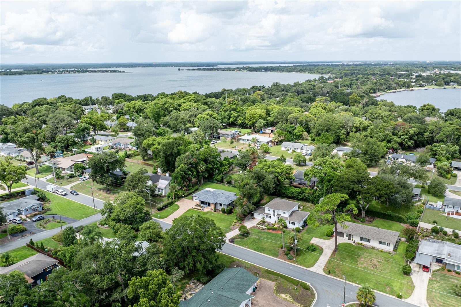 1405 HILLTOP DRIVE