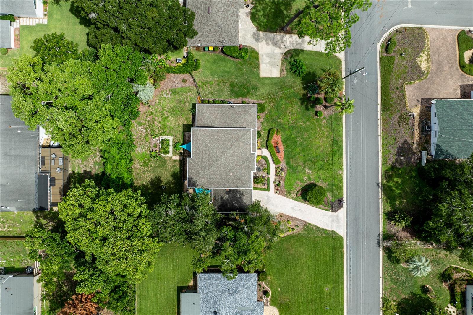 1405 HILLTOP DRIVE