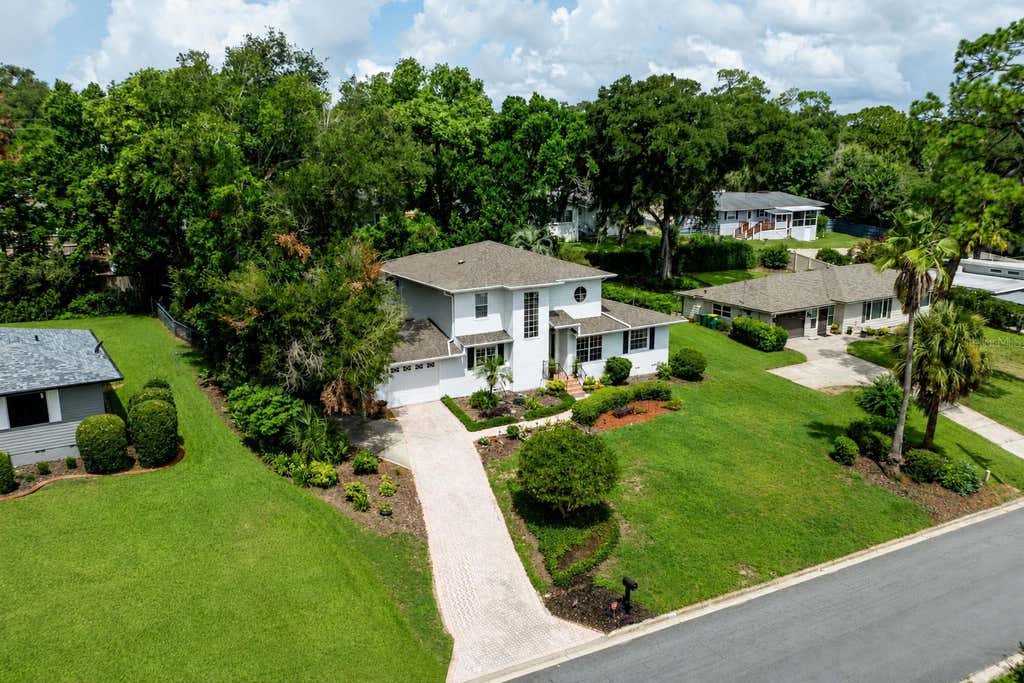 Photo of 1405 Hilltop Drive, Mount Dora, FL 32757 (MLS # G5116405)