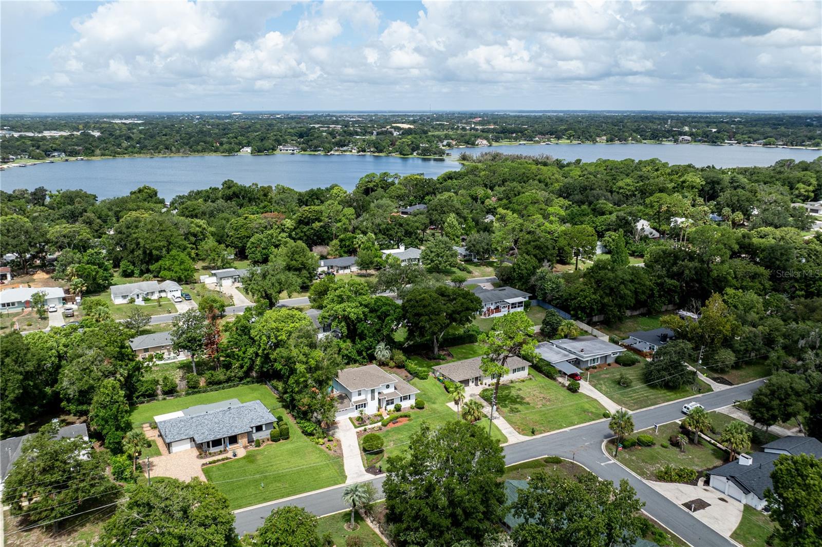 1405 HILLTOP DRIVE