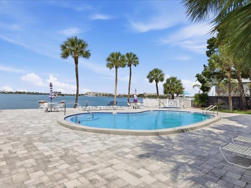 HEMINGWAY CONDO THE - Residential
