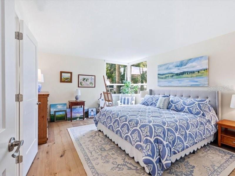 HEMINGWAY CONDO THE - Residential