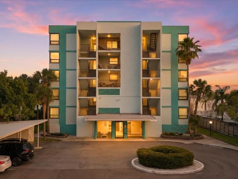 HEMINGWAY CONDO THE - Residential