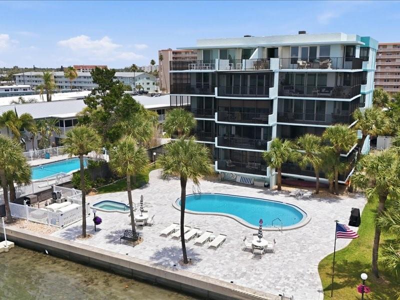 HEMINGWAY CONDO THE - Residential