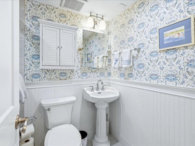 HEMINGWAY CONDO THE - Residential