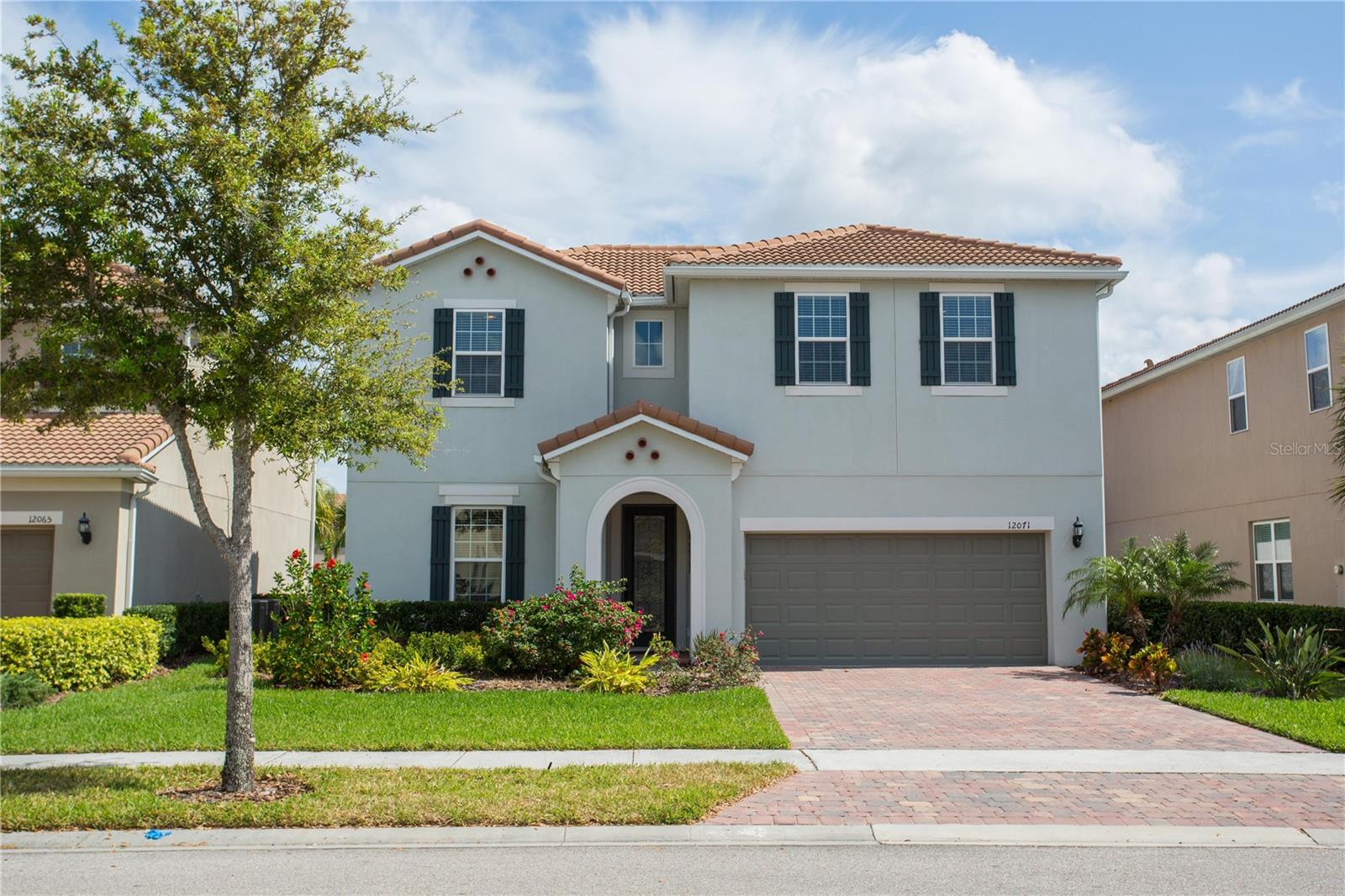 FOR RENT – Luxury house in the heart of Lakenona. Rent Includes Complete lawncare, cable /high speed internet, Access to Town center
amenities, a beautiful heated Lap pool, resort style pool, State of the art fitness Center, Tennis pavilion, 6 lighted tennis courts, basketball courts,
Lakeside Gazebo, Gas station, Café and deli market, post office, Game room and 24-hour guard gate attendant. This extremely upgraded and
fairly new Cyprus model house is nestled on a generous waterfront home site with luxurious features located at beautiful Village walk at Lake Nona, a master planned community in southeast Orlando. This well taken care house featuring Master Bedroom downstairs, Great room, office and laundry room on the first floor, gourmet kitchen with 42" Cabinets, Granite Countertop, Wood flooring, custom closets etc.
This4-bedroom 3.5 full bath with a covered lanai is a rare find in Village walk. This brilliantly designed 500-acre master planned development
located minutes from Medical City, international airport, premier restaurants, and local shopping. Enjoy easy and quick access to Orlando’s finest medical facilities, educational institutions, and theme parks. Minutes from the USTA state-of-the-art 100-court tennis facility, the new Orlando City Soccer training facility and KPMG Lake House. Lake Nona is a highly sought-after location close to excellent schools, shopping, banking, entertainment and recreational venues. Note: Photos are from 2020. Available to move in by October 1, 2025