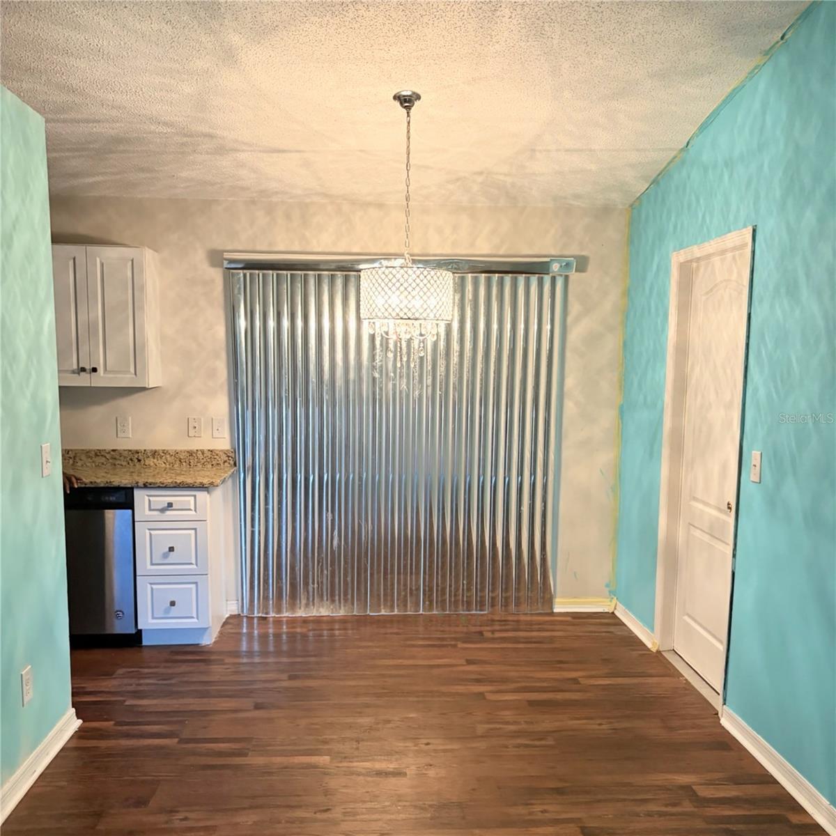 2404 NE 32ND PLACE