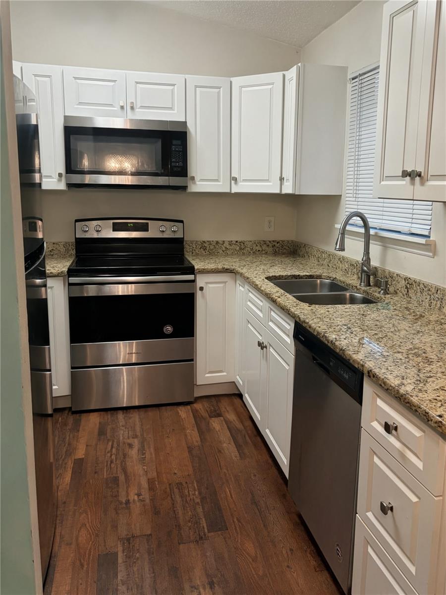 2404 NE 32ND PLACE