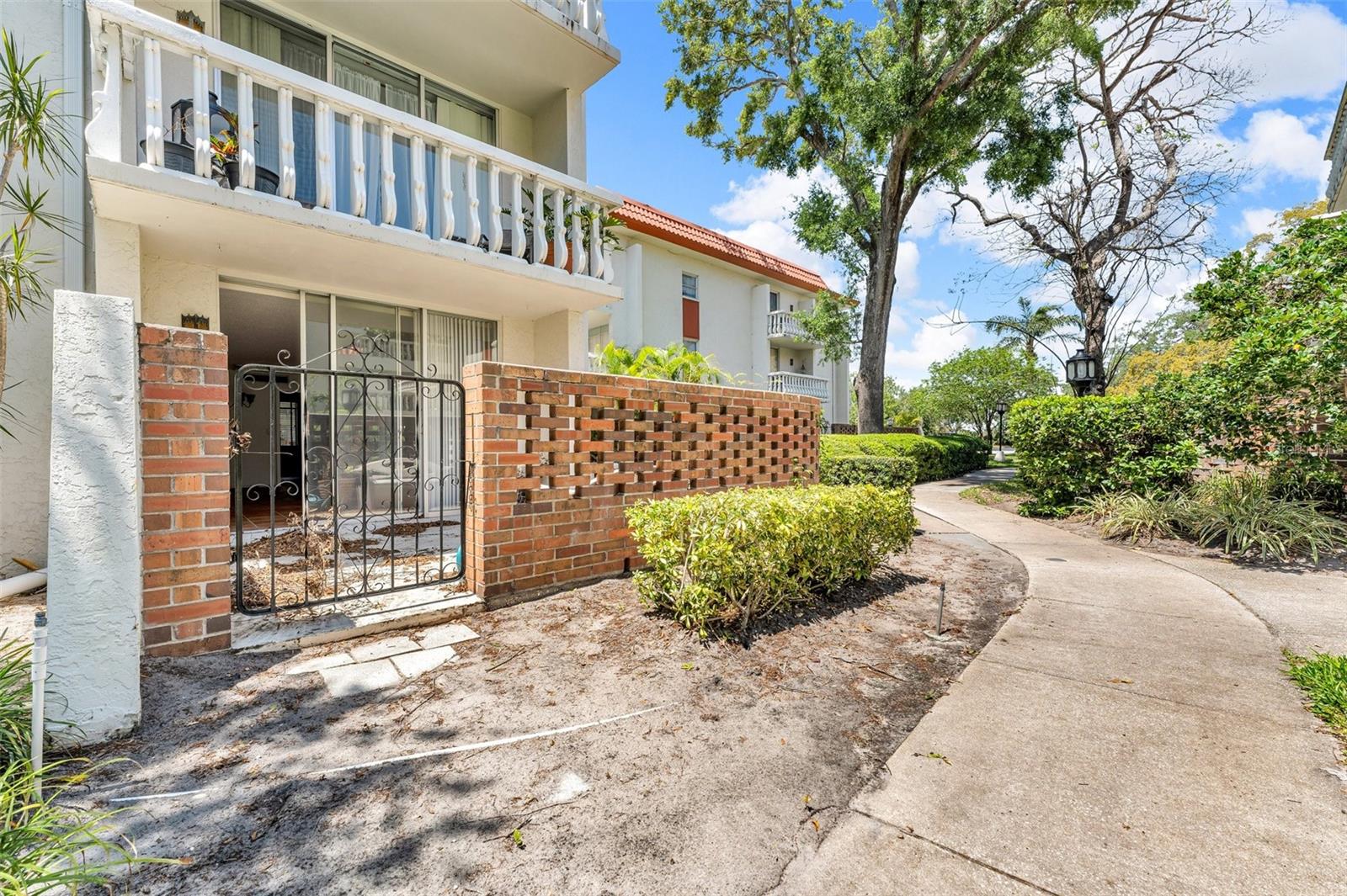 1001 PEARCE DRIVE 106